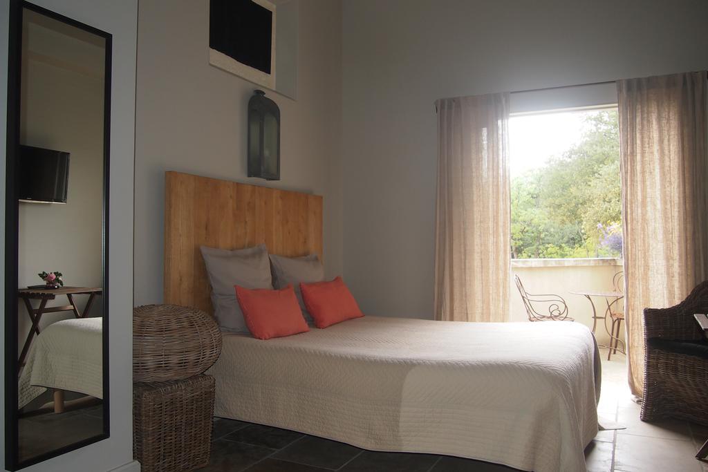 La Maison Des Collines Allemagne-en-Provence Room photo